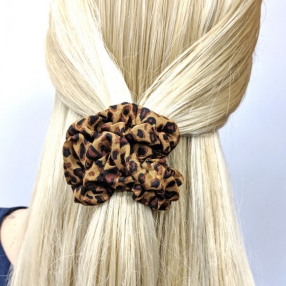 🌹Animal Print Hair Scrunchies - Picture 3 of 3